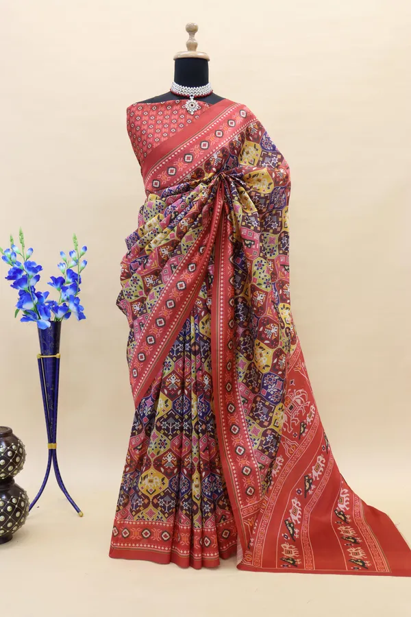 Red_Smooth_Silk_Saree_With_Patola_Print